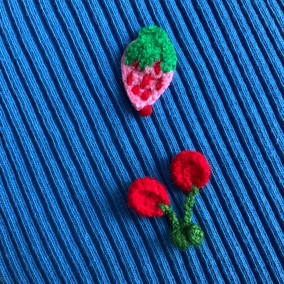 Zara Embroidered Top Fruit Ribbed Knit V-Neck Tank Cherry Strawberry Blu… - Picture 6 of 8